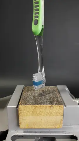 Testei fazer fricção usando escova #experiment