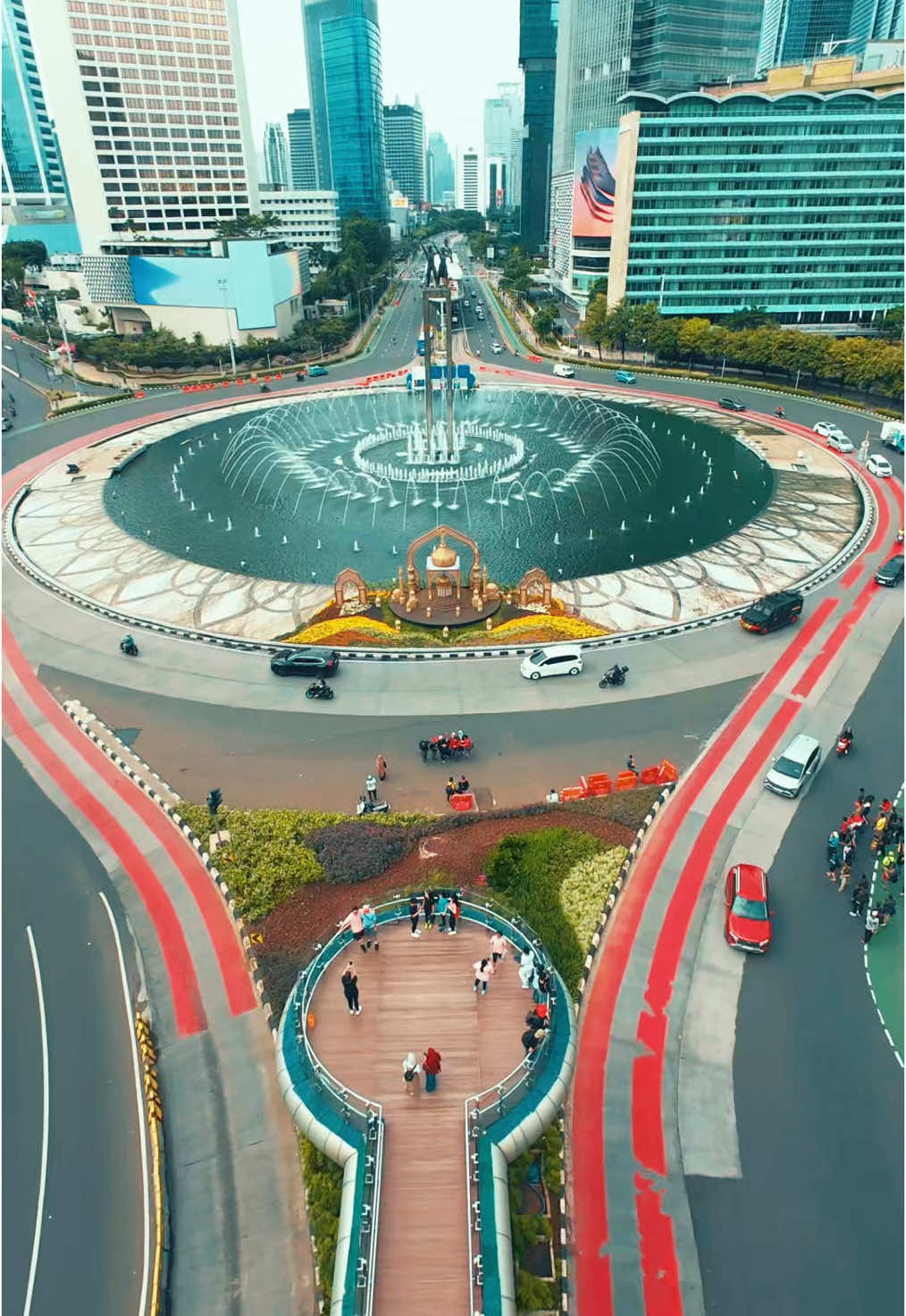 Indonesia bundaran HI , Pagi hari yang damai [Shot On Dji Avata2 l 4k60fps l D-LogM l Stabilizer gyroflow] #bundaranhi #bundaranhijakarta #jakarta #indonesia #djiavata2 #dji #djiglobal #dronefpv 