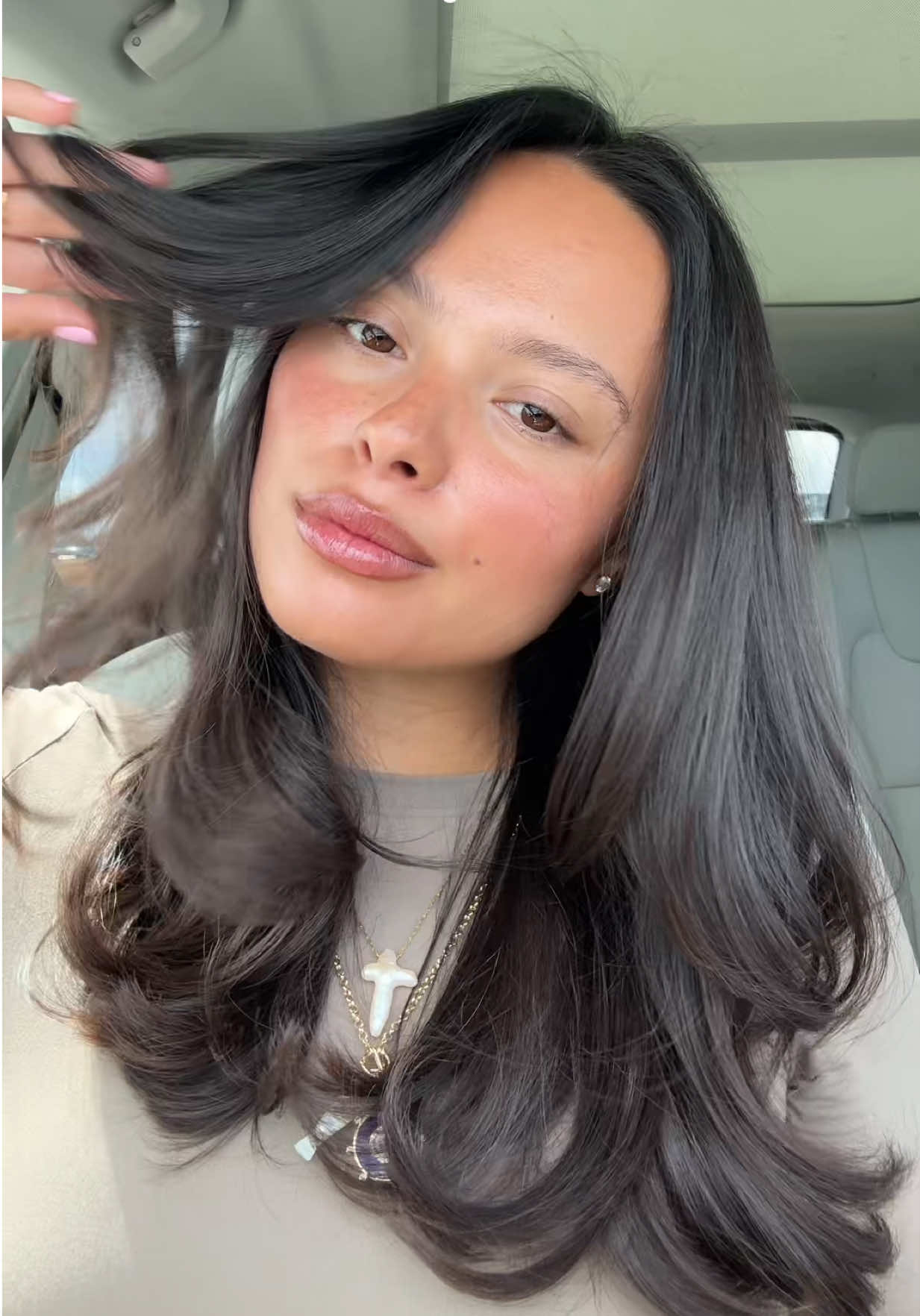 haircut, style + everything about her pregnant is my inspo 🤎 #pregnant #haircut #layeredhaircut 