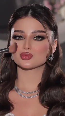 #الشعب_الصيني_ماله_حل😂😂 #مكياج_عروس #مكياج_العيد #ميكب #تتوريال #تساريح_فخمه #مكياج 