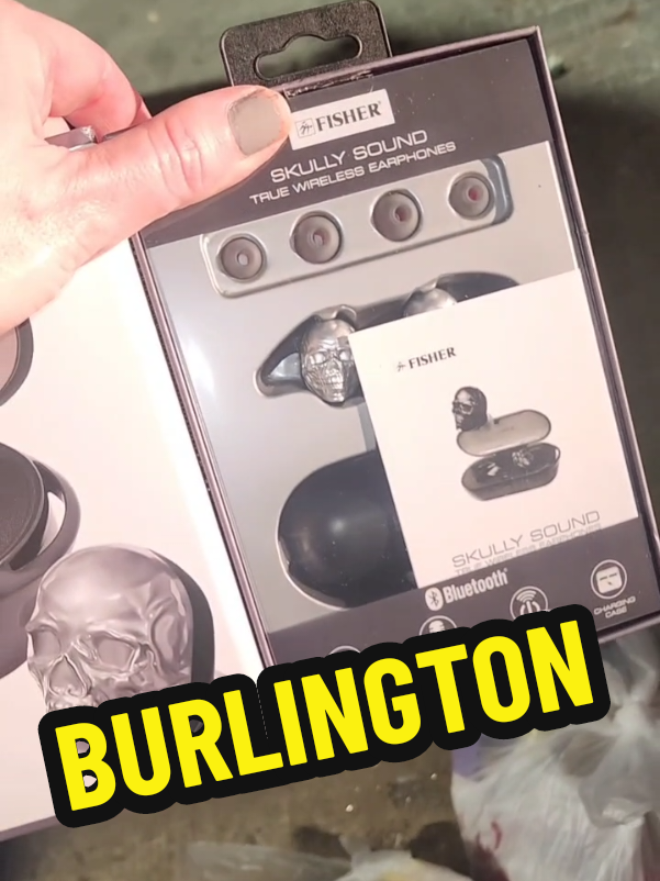 LITTLE BURLINGTON FIND AFTER TRASH CAME! #dumpsterdivingmama #DUMPSTERDIVING #DUMPSTERDIVER 