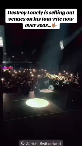 Destroy Lonely is killing his tour rite now and we’ll keep giving you a side stage view. Follow us for more 🤟🏽 @Destroy Lonely #opiumgang #cartiktok #viral #live 