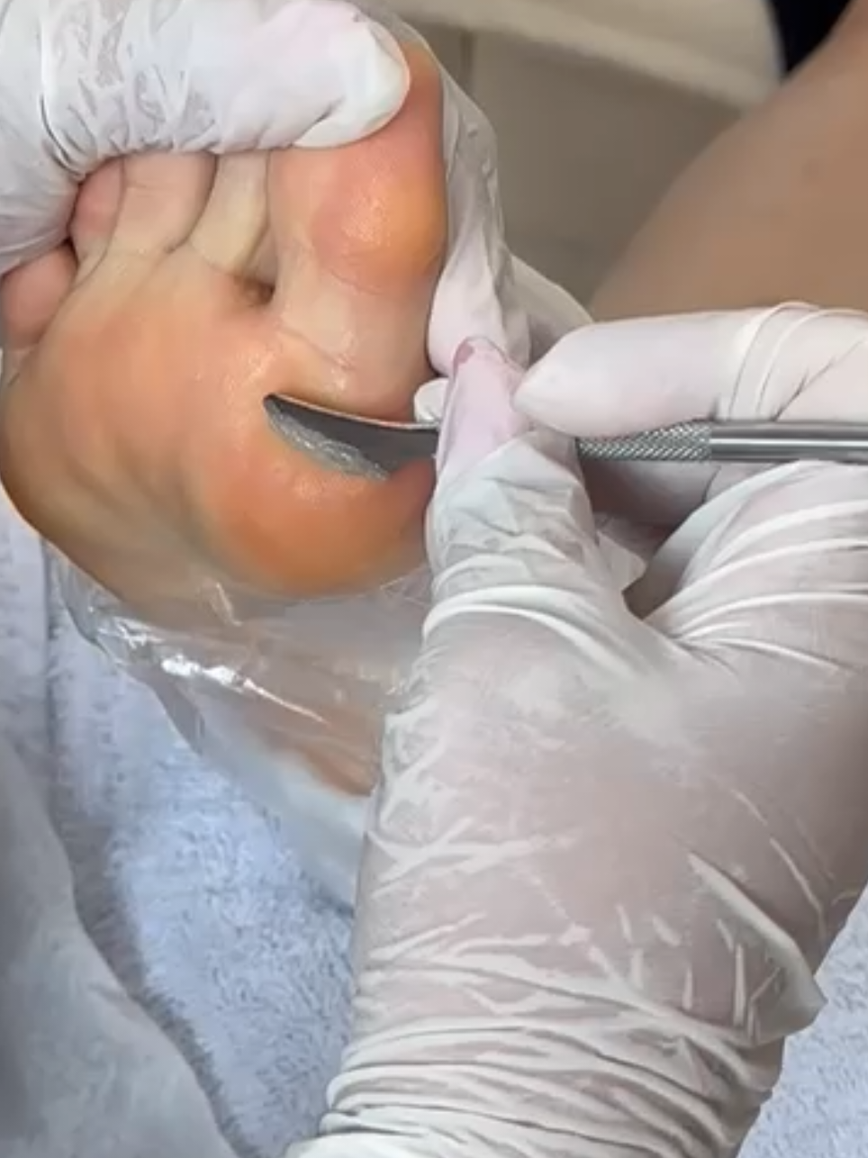 Satisfação,aquela sensação de bem estar!!! plástica  #pedicure  #plasticadospés👣  #Londrina  #manicurelondrina 