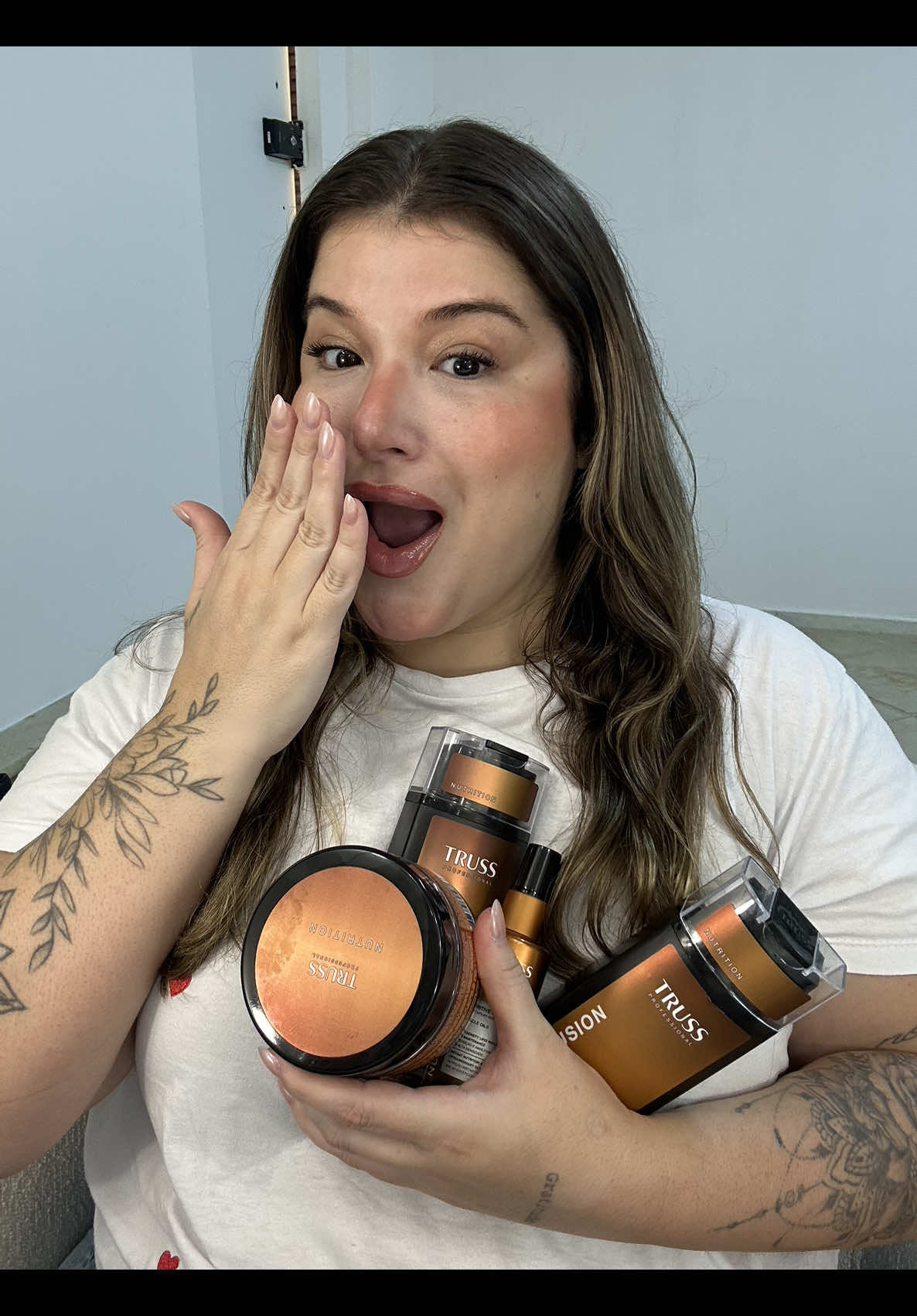 Linha nova da @TRUSS por aqui! A Nutri Infusion transformou o meu cabelo em 1 semana! E eu trouxe um cronograma especial pra você salvar o seu também!  #trussprofessional #dicadecabelo #cronogramacapilar 