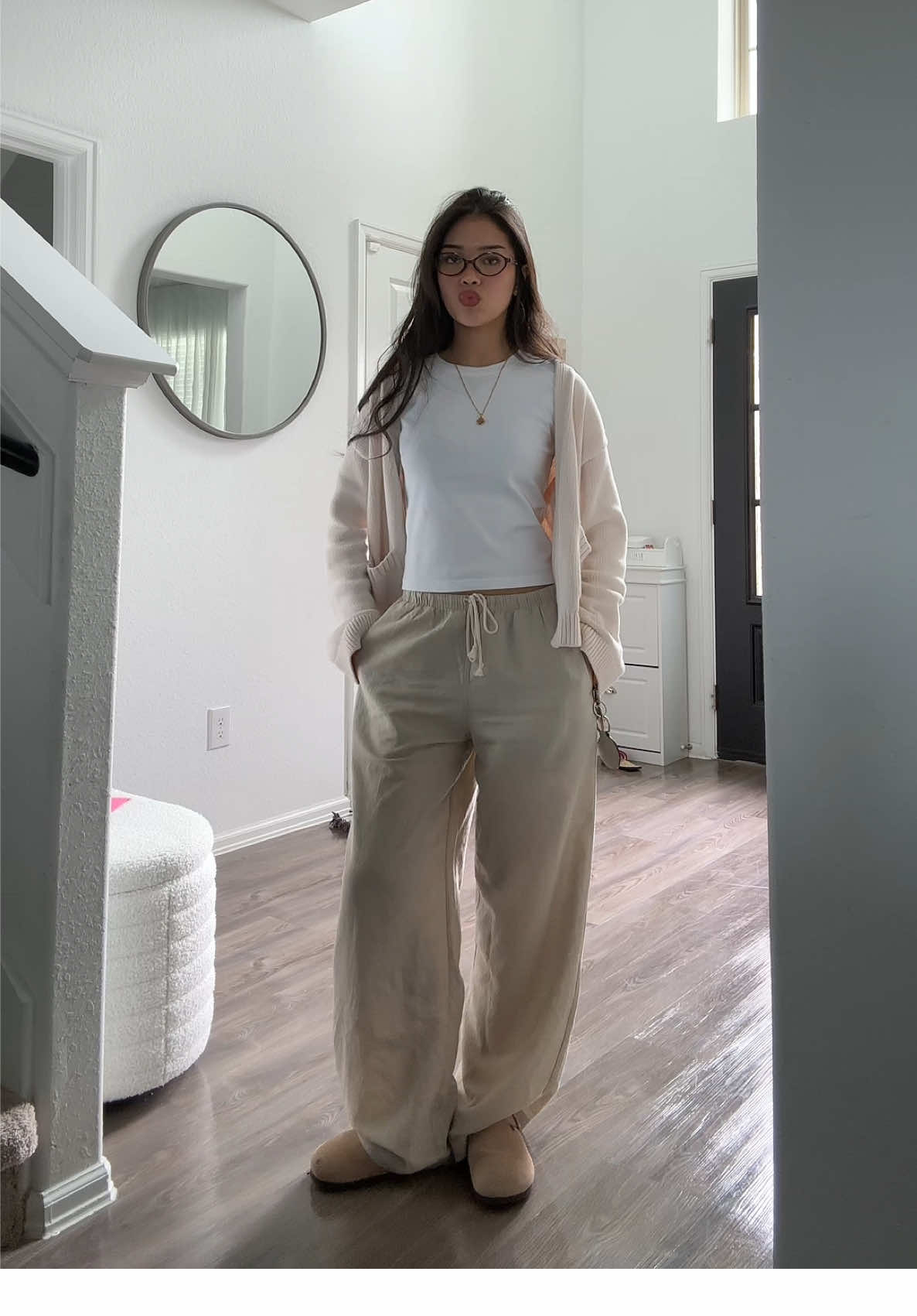 uniqlo linen pants r the new go to  shirt and pants- @UNIQLO USA sweater- @gap  #OOTD #fotd #style #outfit 