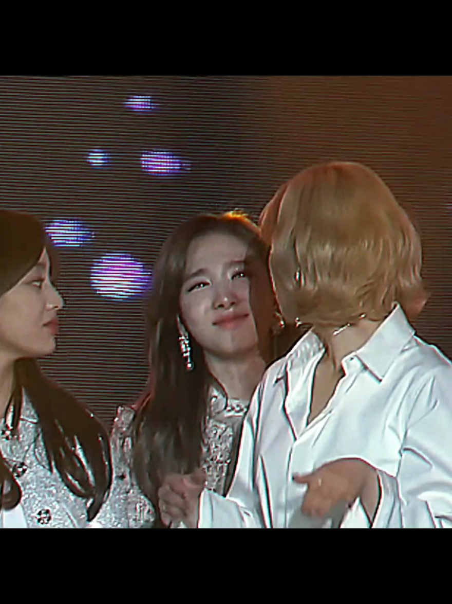 gaze that weeps... #nayeon #jeongyeon #twice #sad #korean #kpop 