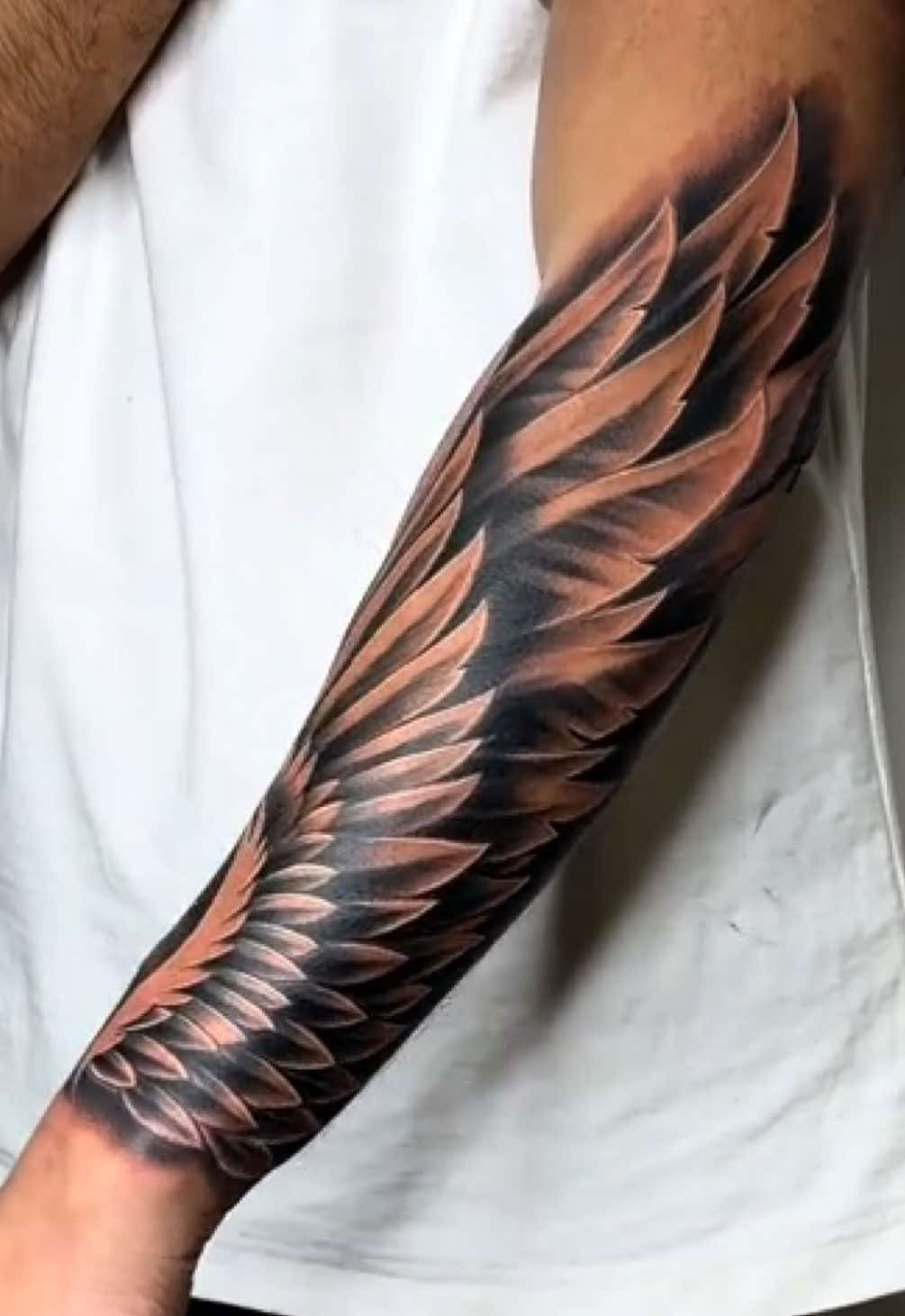 🪽+follow for more tattoos❗️ #wing #tattoo #chicano #tattoos #trend #viral #foryou #tattooartist #tattoolover #foryoupage #fyp #fyyp #fyfyfyfy #viral_video #goviral #viralditiktok #4you #foruyou #foryoup @𐱅𐰇𐰼𐰰🦂 