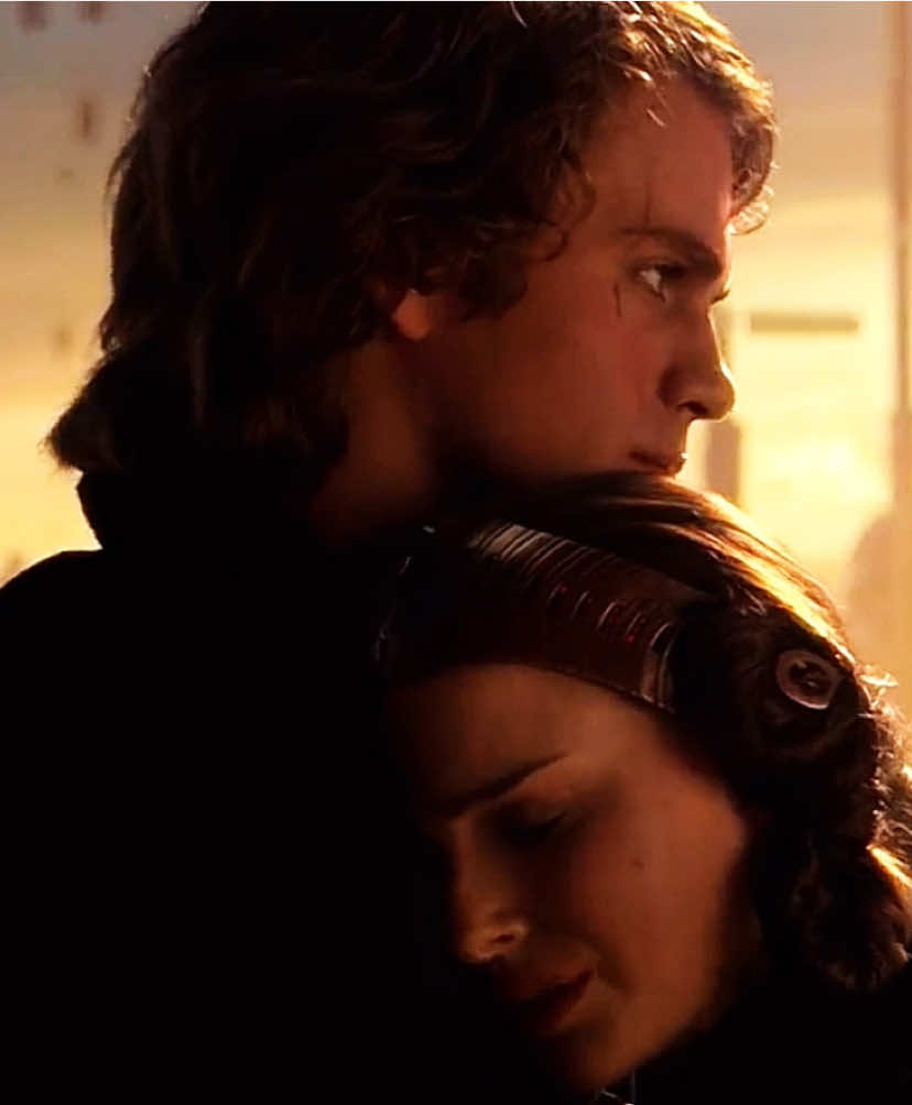 “O medo é o caminho para o lado sombrio.” #starwars #starwarsedit #anakinskywalker #padmeamidala #fyp 