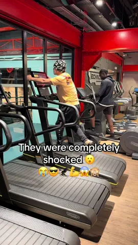 Am I the fastest in the world? 😎 #😱 #🦁king_team🦁 #💯💯💯 #🦅eagle🦅 #😱 #🦁 #🦅 #reaction #fyp #gym #💯 #challenge #🙈 