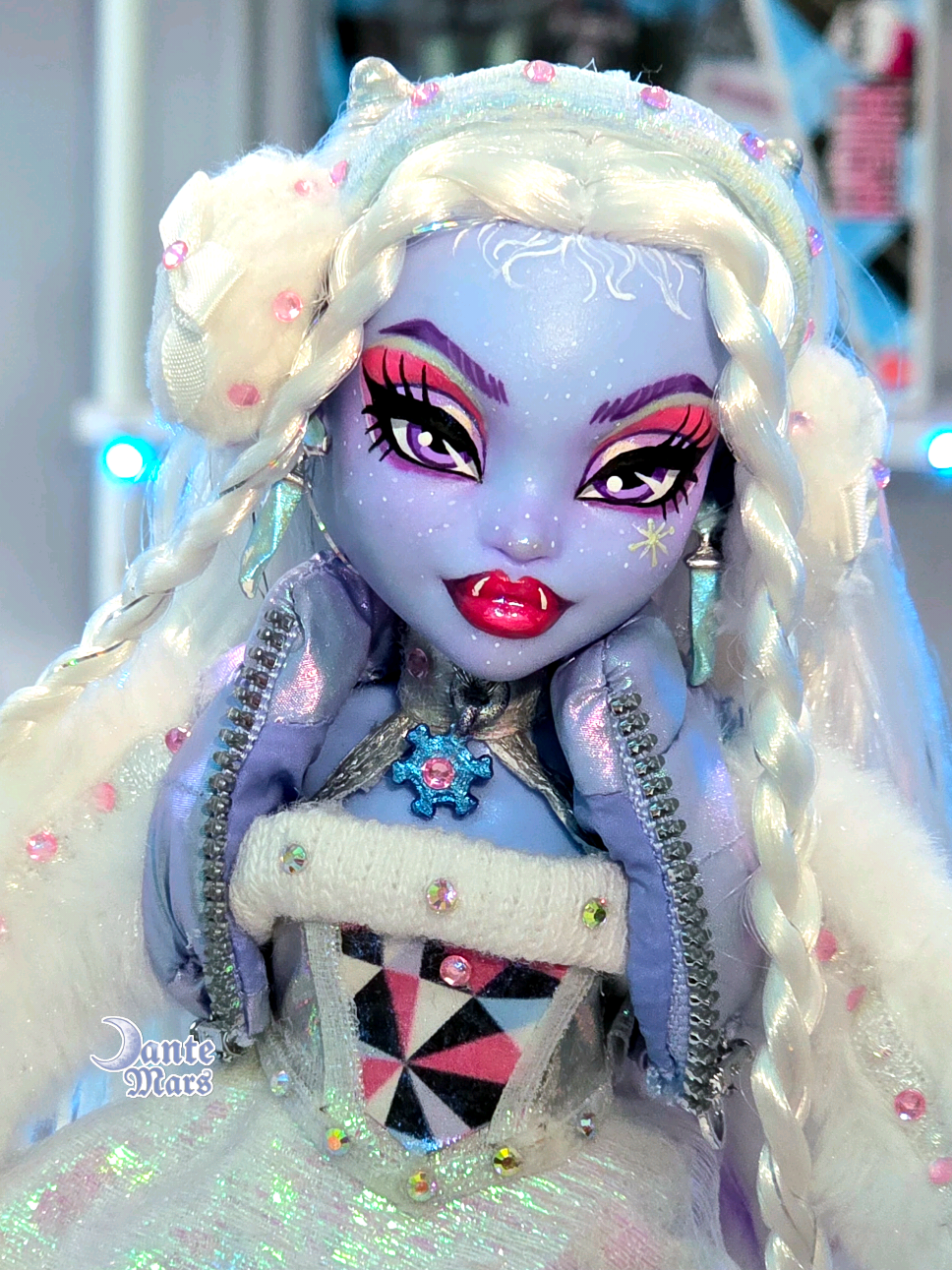 Abbey Bominable restyle 💎❄️🩵, Look how great the Abbey Bominable's restyle was! I love her new look. What do you think about this restyle? Your support is very important to me! #monsterhigh #monsterhighdolls #dollcollector #abbeybominable #abbeybominabledoll #dollreerot #dollrepaint #dollrestyle #artist
