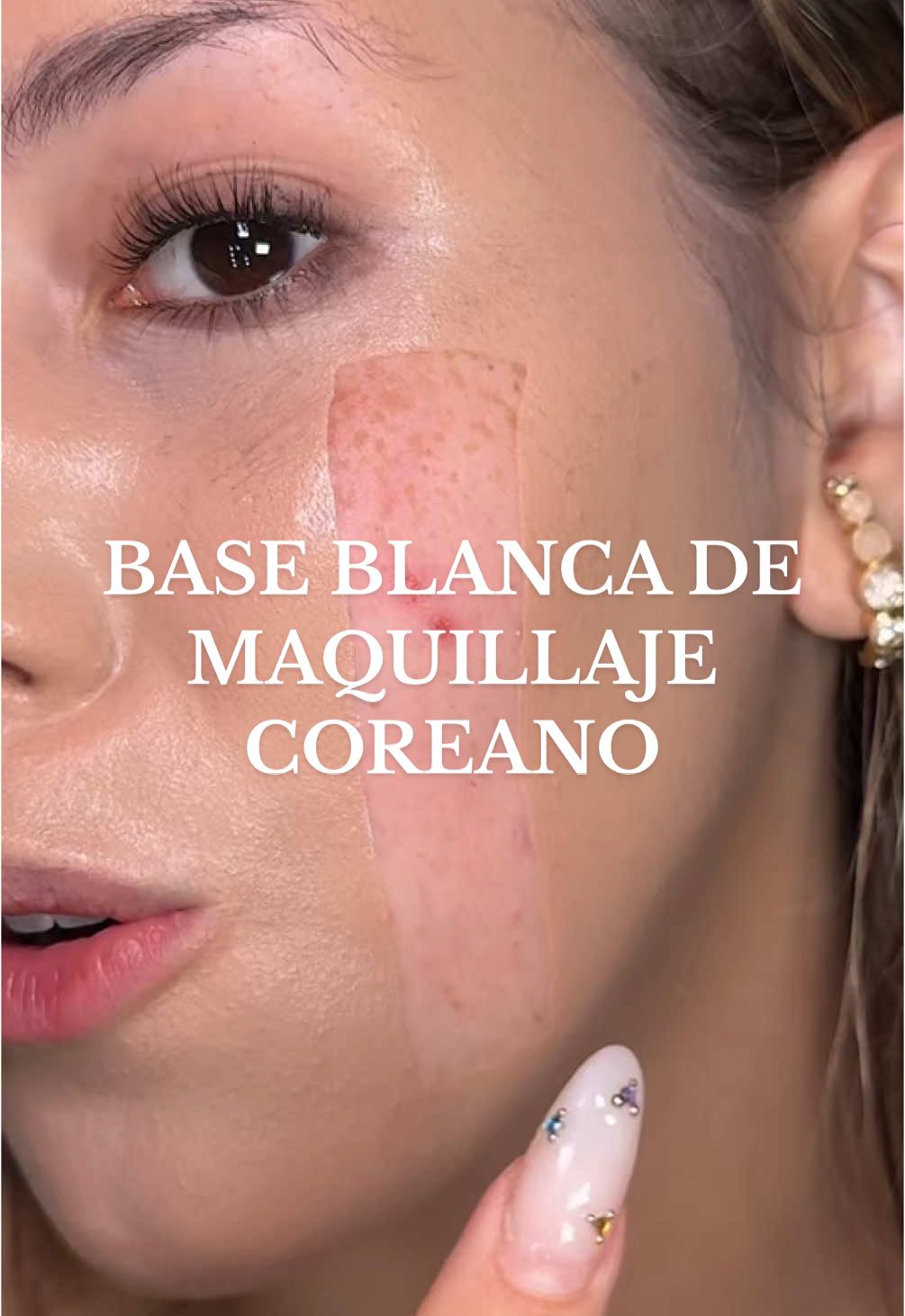 review de la base blanca de maquillaje coreano🙅🏼‍♀️🫣 se los dejé en mi bio. ups, no era ph, es colageno que cambia con la temperatura de la piel #makeupreview #makeuphacks #makeupchallenge  #koreanskincare 