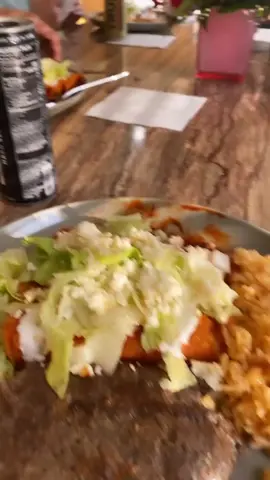 it was lovely time with you guys.like you my day.never stay alon😜♥️,eat good food hangout with friends and family.once stay happy 😁😁#unitedkingdom #unitedstates #whitehouse #millitary #fypp 