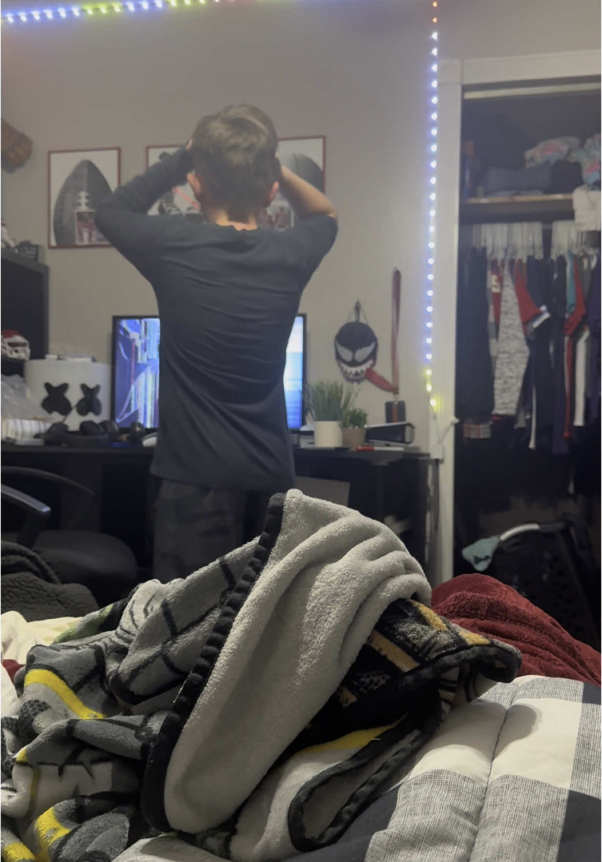 He was on to me! #AprilFools #fortnite #youtube #crackedscreen 