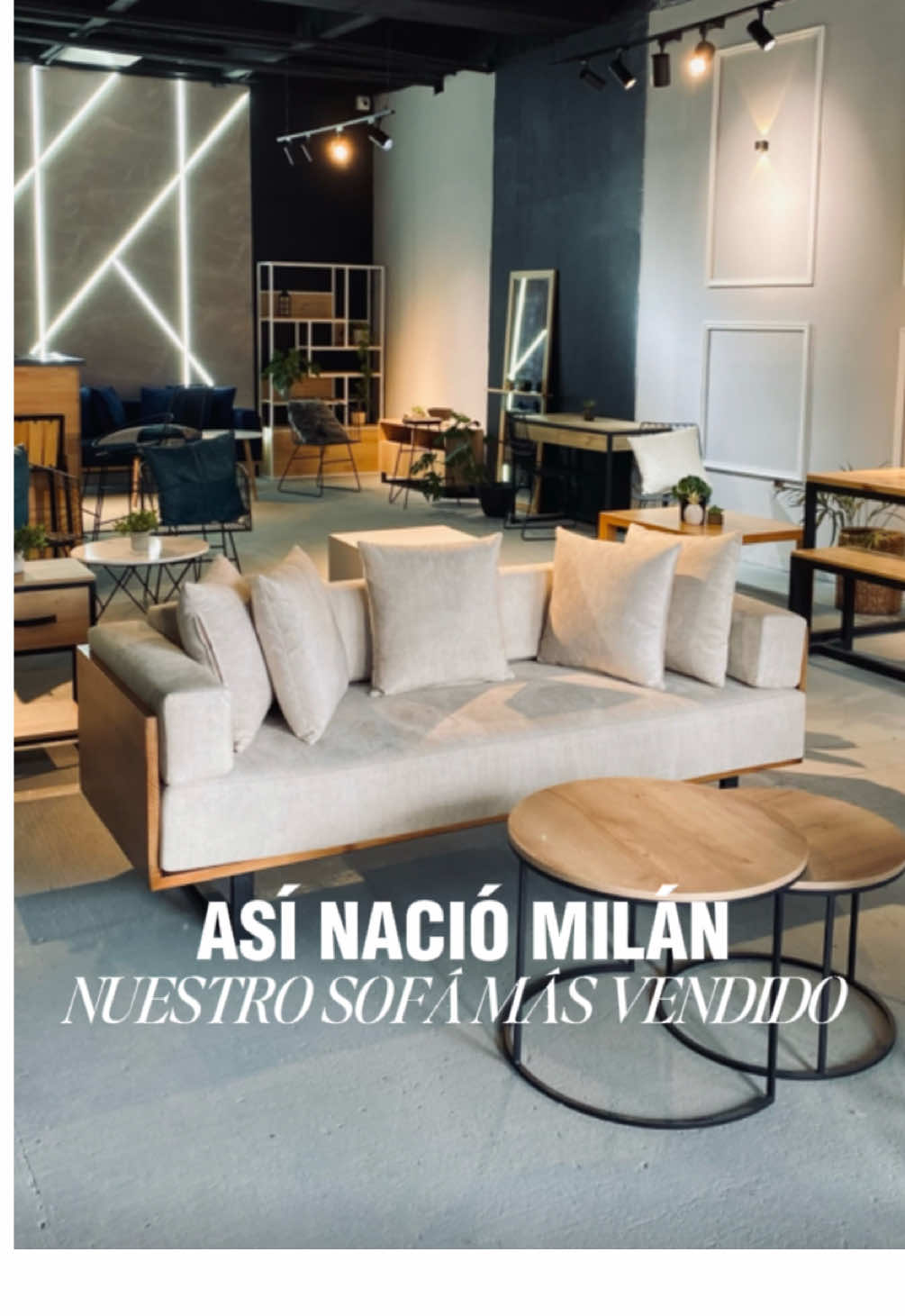 Milán fue nuestro primer sofá y el mayor miedo al lanzarlo era que nadie lo comprara pero desde el día 1 que salió a la venta no se ha parado de vender, lo que parecía nuestra mayor incertidumbre se convirtió en el más amado y vendido de nuestra tienda 🧡¿Y cómo no? Si es PERFECTO, Cada vez que alguien lo lleva a su hogar, sabemos que hicimos algo bien. Cuéntanos si tú quisieras un Milán en tu hogar 🏡 👇🏻 #sofas #decoraciondeinteriores #adultoindependiente #decorar #mueblesdemadera #mueblesmodernos 