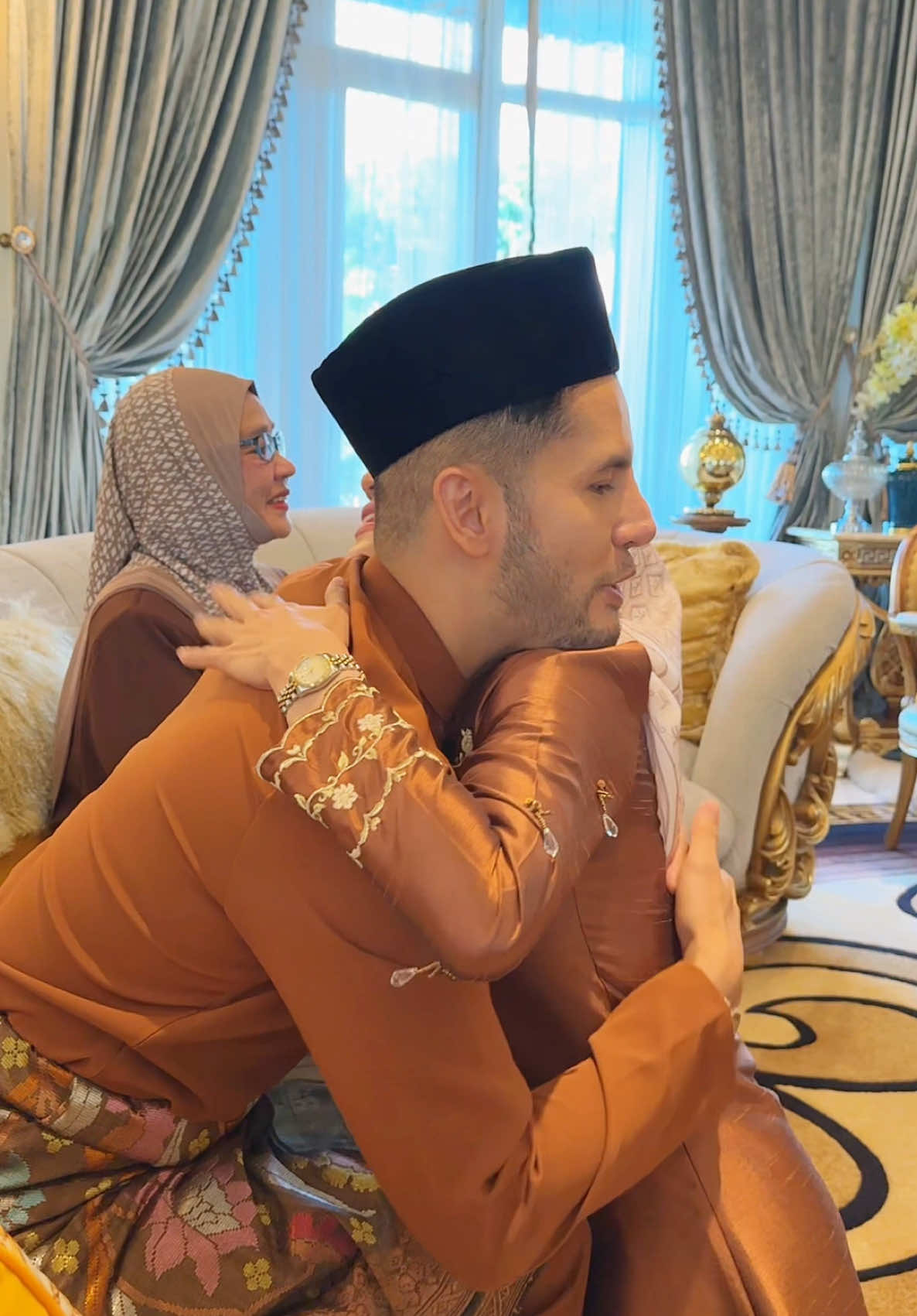 Siapa yang yak balik kampung raya? Komen kat bawah, Yang tak balik tu join lah live papa awak, papa bagi harga mega raya 🤭🤫