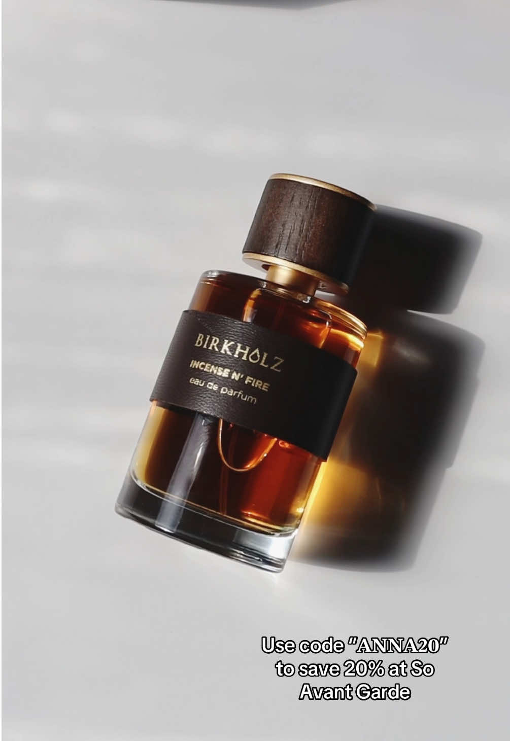 This bold and mysterious fragrance opens with smoky olibanum and a rich dried fruit accord, setting the stage for an opulent and enigmatic experience. At its heart, the deep resinous warmth of Cistus Spain Absolute intensifies the composition, adding a balsamic richness. The base lingers with earthy patchouli essence, rockeose, and creamy sandalwood, creating a dark, rich, and unforgettable aura.⁣ Incense N’ Fire is perfect for those who love deep, smoky, and resinous scents. ⁣ ⁣ ⁣ Available at @so_avant_garde ⁣ ⁣ ⁣ ⁣⁣ Use code “𝐀𝐍𝐍𝐀𝟐𝟎” to save 20%⁣ ⁣⁣⁣⁣ #bold #mysterious #fragrances #perfumereview #fragrance 