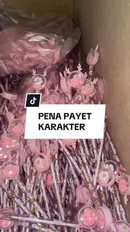 Gemes banget pulpennya #pulpenpayet #penapayet #pulpenkarakter #penalucu #penacantik #fypage #alattulis #yukbelilagi #yukbeli #murcebangetloh😍😍 #viralvideo 