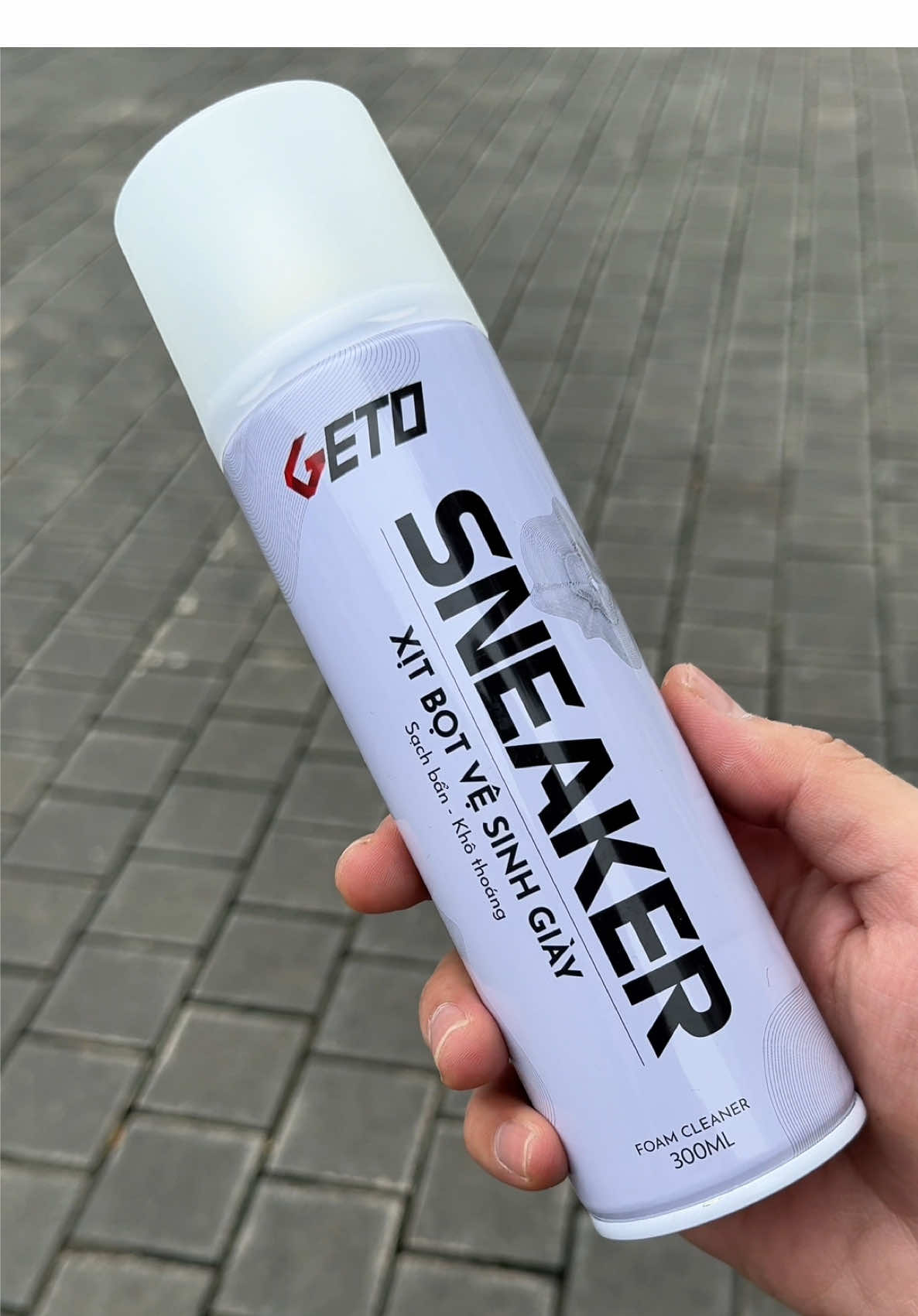 Chai xịt bọt vệ sinh giày GETO làm sạch giày không cần nước chỉ mất chưa đầy 5 phút #geto #xitbotvesinhgiay #vesinhgiaysneaker 