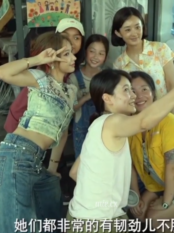 Trailer mới của movie Hoa Hướng Dương 🌻🧡 #chengxiao #trinhtieu #trieuledinh #lantaynha #vuongcuc #xuyenni  #phimhoahuongduong #wegirls #向阳花 #quachaimy #guoaimei #郭爱美 #guoaimei_wegirls #hoahuongduong_quachaimy #  #程潇  #เฉิงเซียว #성소 #seongso  #xiaomi #tieumat  #mie_xiao🐰     #xuhuong #chengxiao #chengxiao