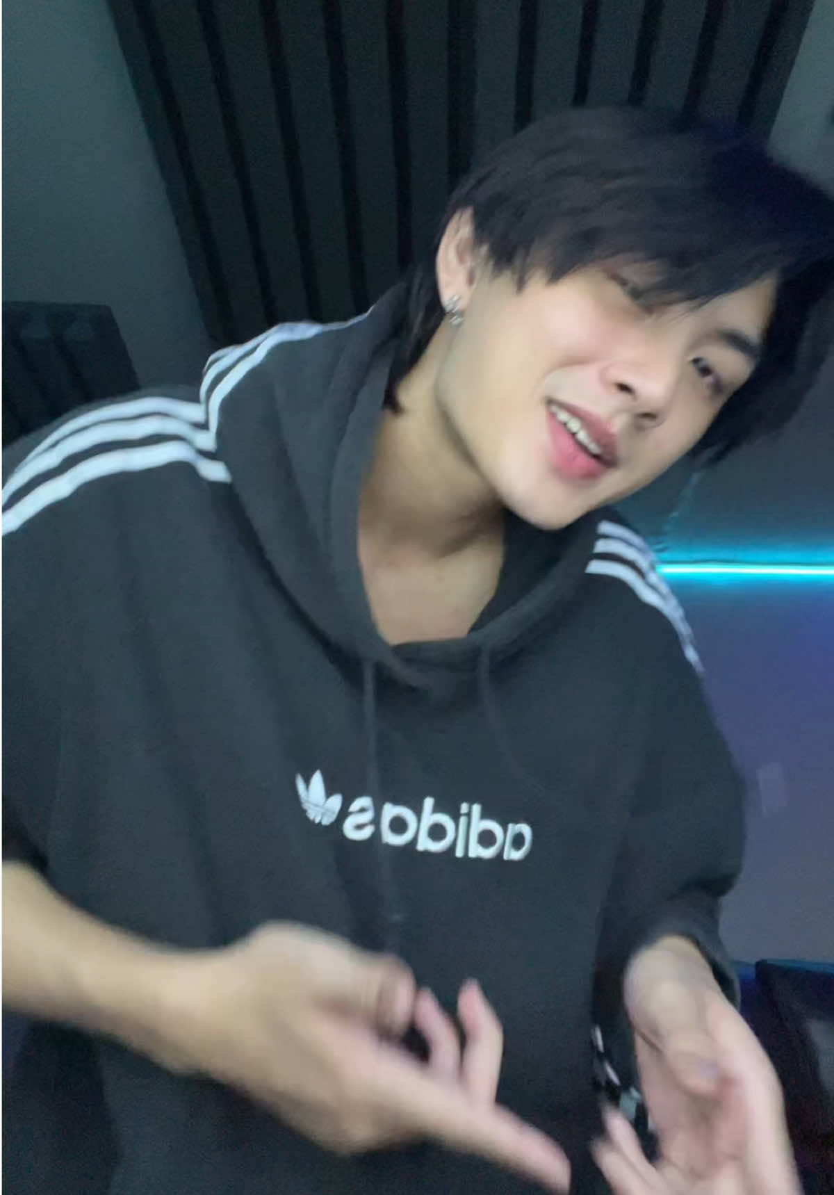 รับธนบัตร ที่Lobby นะคับ