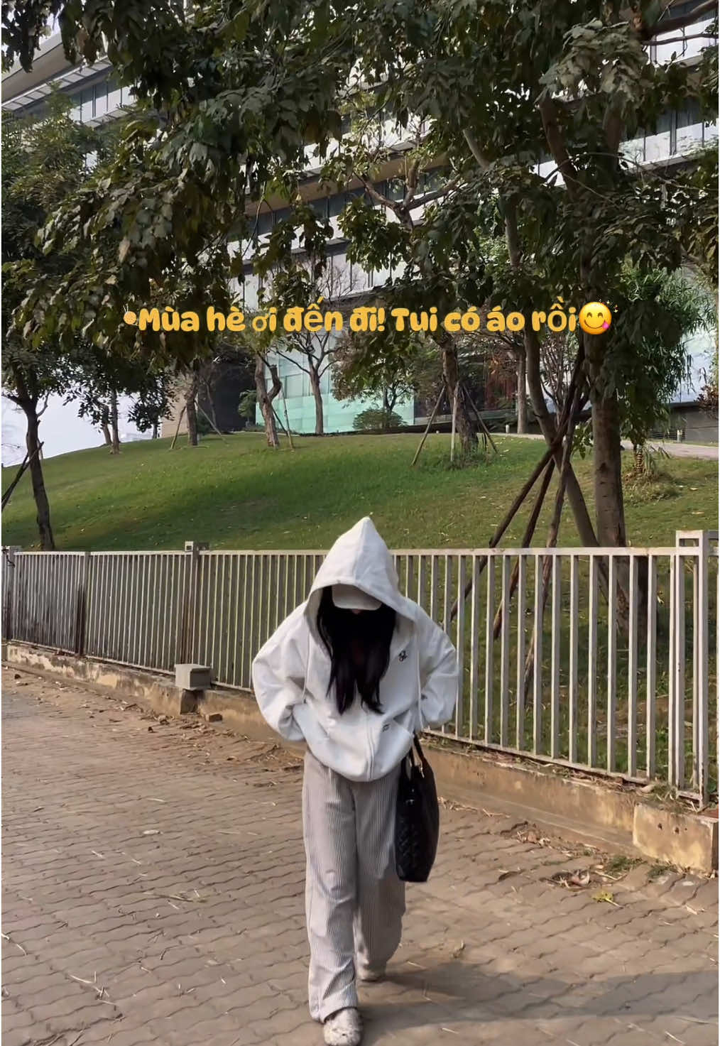 Sắm áo khoác mặc hè lẹ các nàng oii #nq30_store #foryou #xuhuong #muataitiktok #phoido #outfit #reviewlamdep #aohoodie #aohoodieformrong #aohoodiezip #fyp 