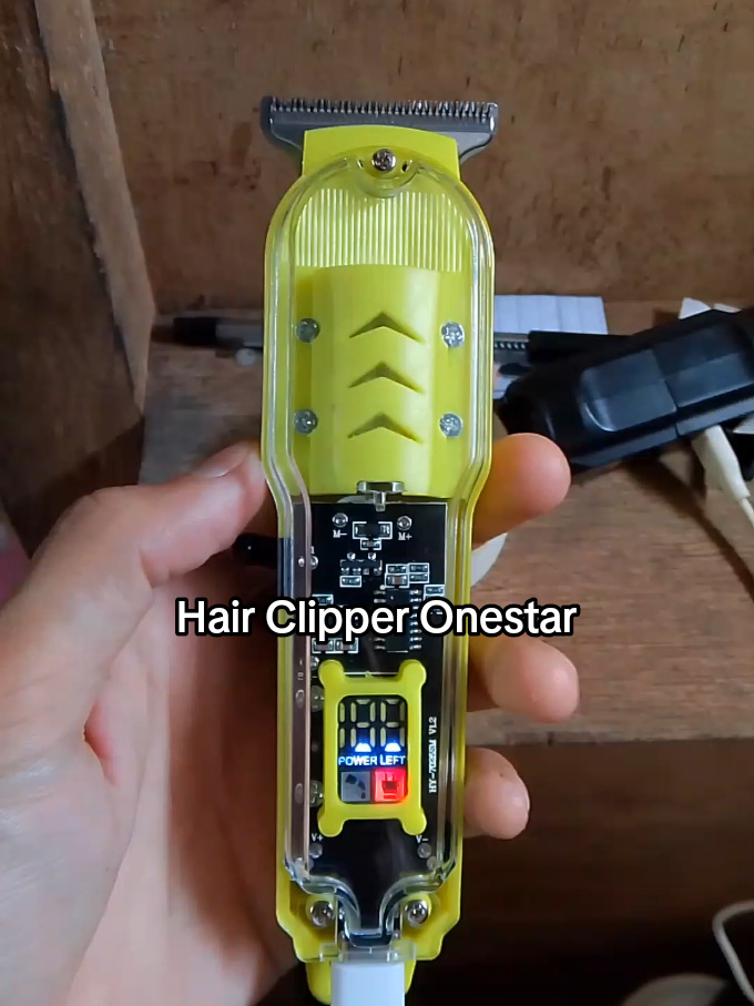 Transparent rechargeable Hair Clipper for men #hairclipper #razor #rechargebleclipper #haircutaccessories #hairdressing 