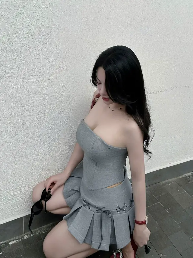 Chụp trăm tấm, về chọn tấm không thấy mặt up 🫣 #xuhuongtiktok #xh #fyb #nhachaymoingay #giaitritiktok #nhactamtrang #fyp #capcut 