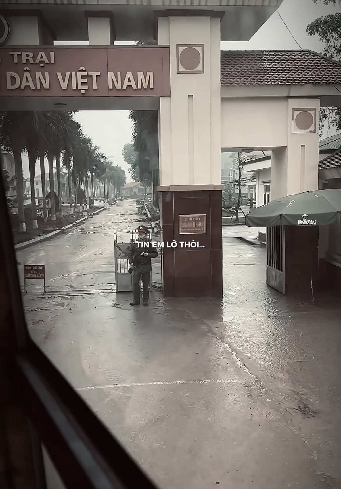 Cố học cái chữ về bản..