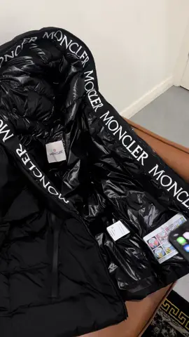 Moncler Puffer jacket 🧥 With the original tag inside 🤩🤧.  We are not affiliated with the brands shown. All copyright reserved to original owners 🚨  📍 👻: Sydneyluxries1 📍 0428248247 📍 Located Sydney  We ship worldwide 🌍 #puffer #jacket #fyppppppppppppppppppppppp #sydney #designer #moncler #trending 