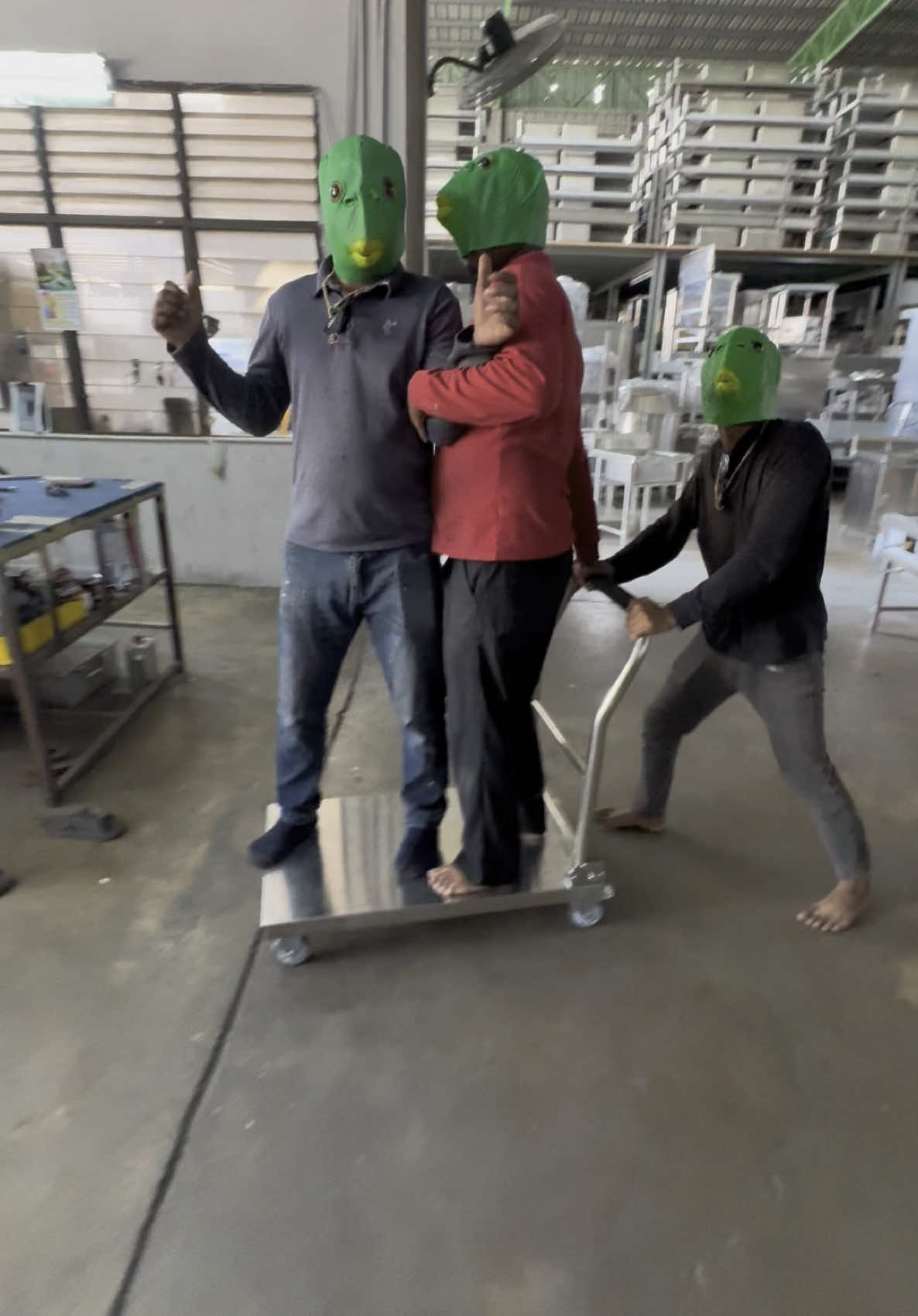 Stainless steel trolley heavy duty Harga Murah + Quality in pasaran. Steel lebih tebal + tahan  #bestkitchentech #stainlesssteeltrolley #trolley