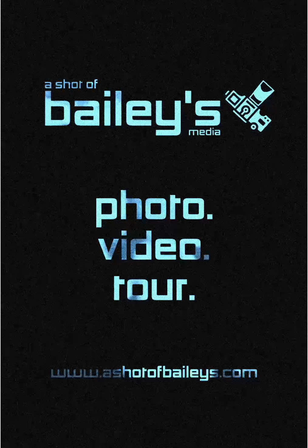 Let’s work together 🤝  Photo. Video. Tour.  Hit my line.  www.ashotofbaileys.com #concertphotographer #tourphotographer 