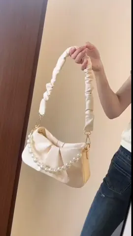 tas bahu kulit Mutiara #taswanita #taswanitakekinian #tasselempangwanita #tasbahuwanita #Koreanstyle 