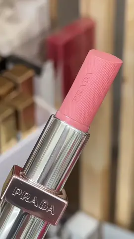 #pradaU018 #xuhuong #fyb  son dưỡng màu prada e mới về màu mới ra mắt lun ạ