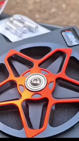 Membalas @oktananda151009 kalau mau satunset sama tutup radiatornya yang ini ya ka 🙏🏻, cek keramjang kuningnya 😇.  #coverradiator #coverspinner #spinerarumi #coverradiatorspinner #arumi #arm #rekomendasicoverradiator 