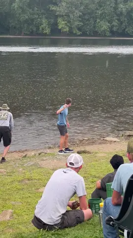 Let the skips begin! 💦🪨 #SkippingStones #FunChallenge #OutdoorVibes #LakeLife #SimpleJoys @rockskippingpro