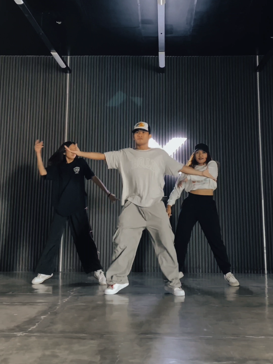 insomnia - @craigdavid ❤️‍🔥DC: ✋ beginners class @XEBU Dance Studio #insomnia #new #dancechallenge #tiktok #tiktokviral #million #fyp #dance #viralllllll #tiktokviral #tiktok_philippines🇵🇭 #fypp 