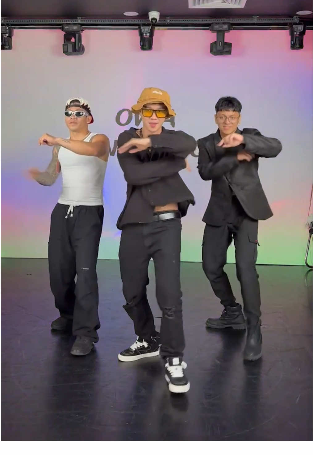 Shoot shoot 😎🔥 #topwolves #dancechallenge #fyp #battleofthegrouplive #tiktokliveph 