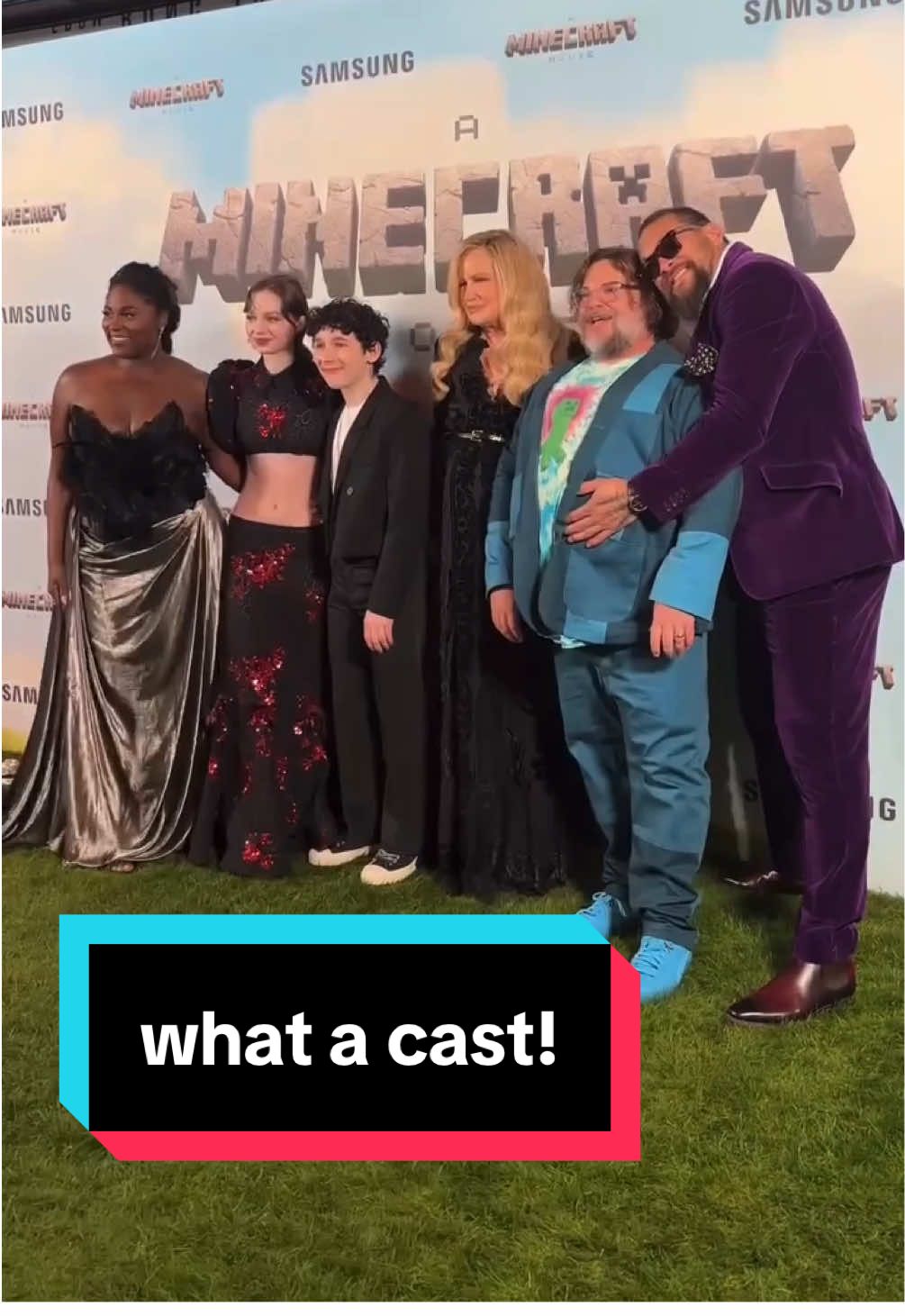 Kickin’ axe on the grass carpet... Our #MinecraftMovie cast in London. #MovieRecommendation #NewRelease #Minecraft #JackBlack #JasonMomoa #DanielleBrooks #EmmaMyers #JenniferCoolidge #SebastianHansen 