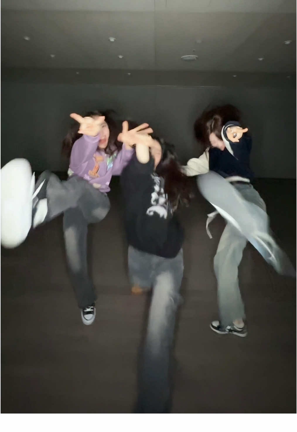 wait for it... #Hearts2Hearts #하츠투하츠 #H2H #CARMEN #카르멘 #STELLA #스텔라 #IAN #이안