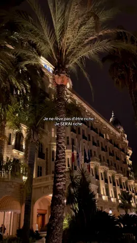 Si toi aussi tu veux arrêter de rêver et commencer à construire, commente « MOTIVÉ ! » et je t’aide à lancer ton business en ligne grâce au marketing digital #motivation #perseverance #entrepreneur #businessenligne #marketingdigital #luxurylife #dreamlifeaesthetic #millionnaire #rich #libertéfinancière   #creatorsearchinsights 