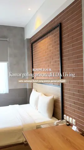 Btw kamar tipe ini ada garasi pribadinya loh👀🚘 #placetogosolo #loalivingsolobaru #solo24jam #KeSoloNginepnyaDiLOA #hotelsolo #hotelmudik #hotelaestheticsolo #staycation #semiapartment #solokuliner #VIPRoom #garasipribadi 