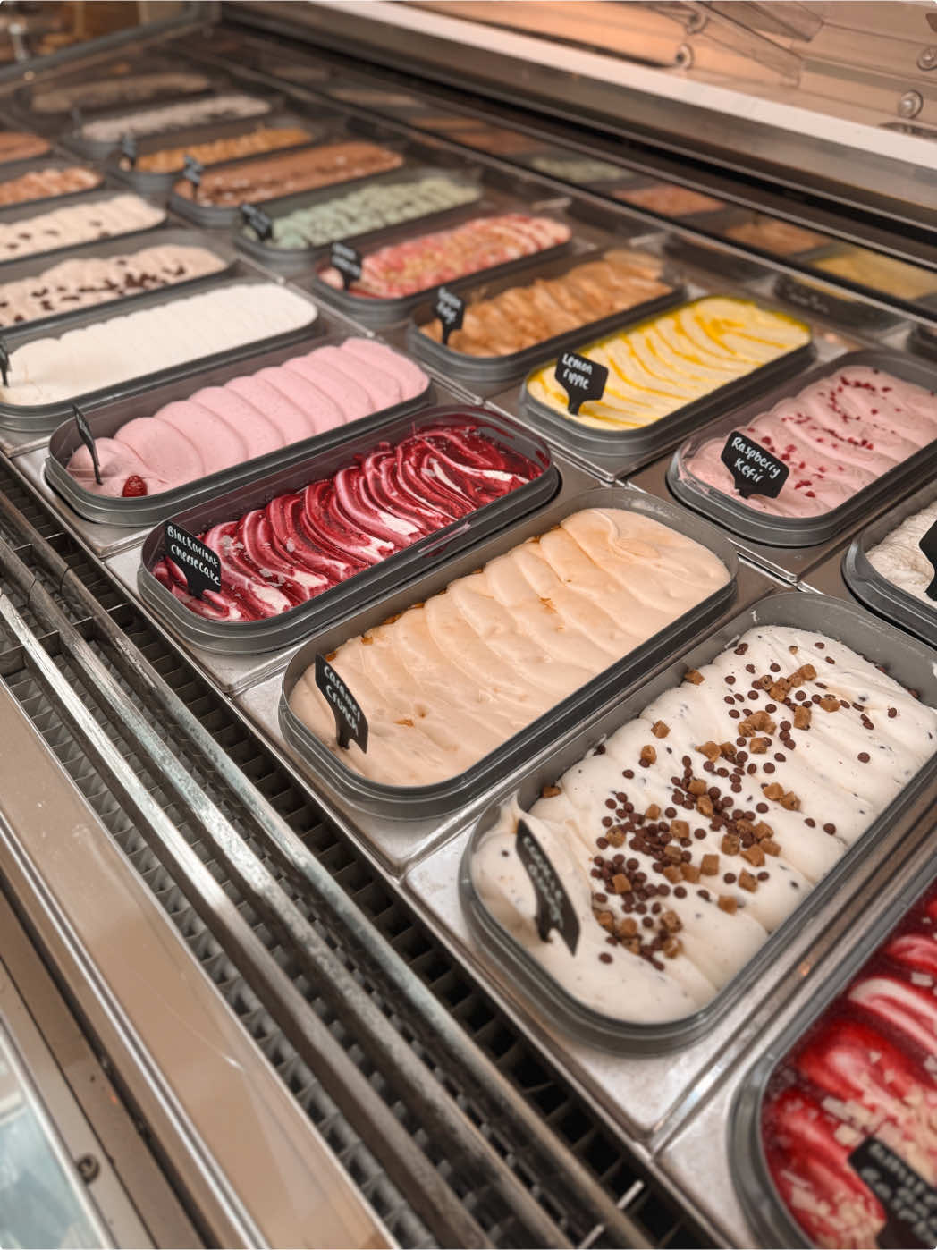 THIS AND SUNSHINE 🌞 !!!  Who flipped the calendar ahead to flipflop season?… the forecast in Cornwall is looking 🔥🔥 We’re open all Week 11 - 5.30 for Milkshakes, Ice Creams with free choccy drizzle, Cookie dough sandwiches and more!  Send this to someone who needs to visit a coastal town and grab an ice cream with you! ⛵️🌊💫 #mevagissey #icecream #fowey #cornwallfood #eatoutcornwall #rubysicecream #staustell #foodporn #foodblogger #instafood #Foodie #cornish #cornwallfamily #cornwall #dessert #shoplocal #chocolate #kernow #cornwallbusiness  #cornishicecream #southwestcoastpath #milkshakes #sundaes