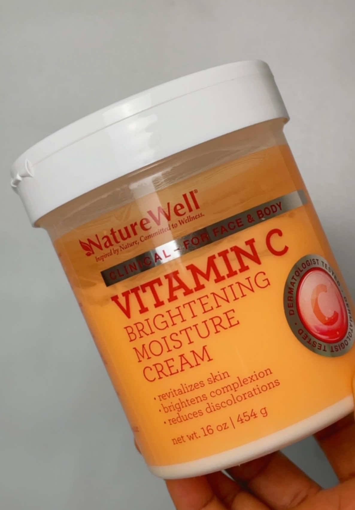 This body lotion helped brighten my skin so well✨ I'm obsessed 😍  - This is the nature well vitamin c brightening moisture cream. I love that this body cream delivers what it promises. It has a rich, lush creamy consistency that absorbs like a dream without leaving any greasy feel. It contains vitamin C which is the major brightening agent. This cream has helped to brighten my skin, fade discoloration and made my skin supple and radiant. I'm currently in my 3rd bottle, all I can say is I am hoooooooked. Worth every penny👍 - Click link in bio if you want to learn my trick on how l use this body cream for effective result😁 YouTube Video title : How I use 2 lotions to brighten my skin. Thank me later 😉 - Let me know in the comment section if you've used this body cream. - Save for future reference ✨ - #skincarenigeria #skincare #skincareproducts #skinaquasunscreenreview #skincarenigeria #skincareinfluencer #skininfluencerinnigeria #skincareinfluencerinabuja #naturewellvitamincbodycreamreview #naturewellvitamincreview #glowingskin #brighteningcream