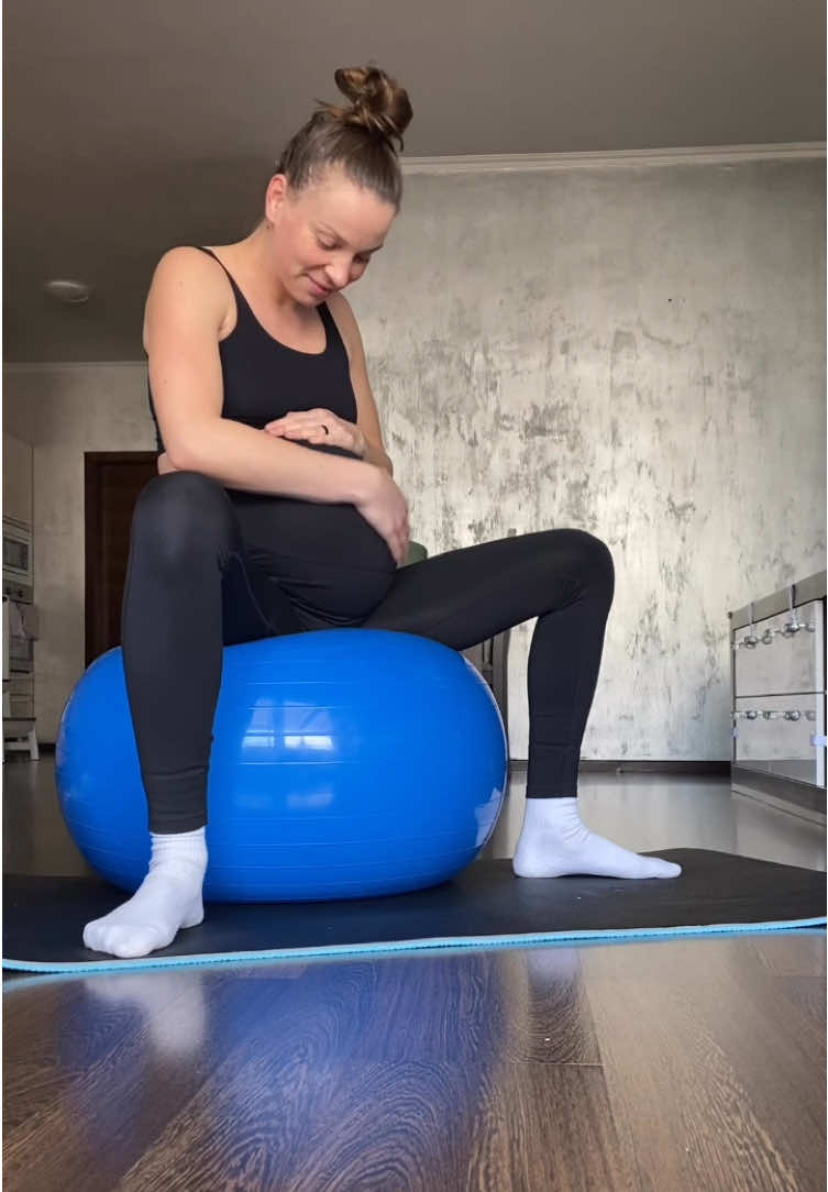 FITBALL 🔵🌟  #pregnant #pregnancy #fitball #fitballexercises  #Fitness #fitlife #fitpreggo #pregnantandfit #motivation #birthprep #healthyactive #fit #fitmom #fitnesstips #fitballstretching #birthpreparation 