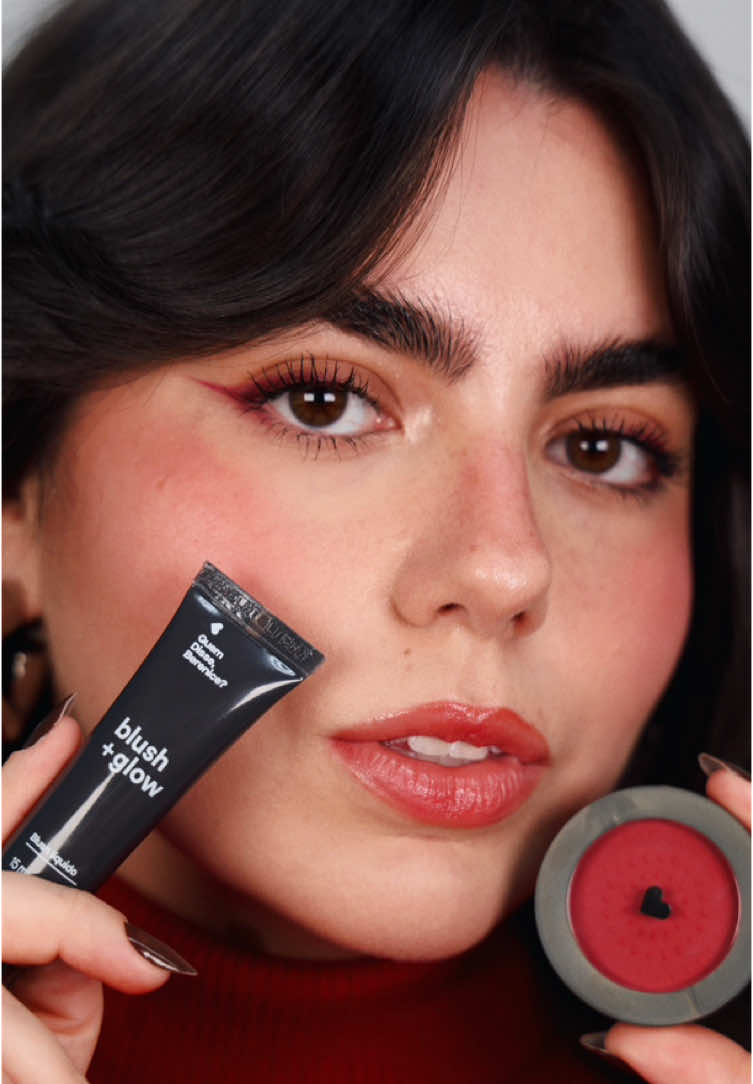 blush vermelho: o hit do momento! <3  a tendência queridinha das beauty lovers garante um visual moderno, fresh, cheio de personalidade, e nós temos os produtos ideais para criar esse efeito de coradinho de sol que eleva qualquer look 💅 a @satierfab já aderiu, e você?  #BerêQueDisse 