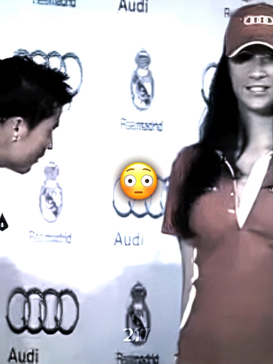 Ronaldo Rizzing Girl 😳🔥#ronaldo #football #edit  #cristianoronaldo #viral #cr7 