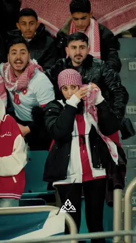 هدبتلي شماغي الاحمر بيدها وغزلت علم .  #الاردن #العلم #المملكة_الاردنية_الهاشمية   🇯🇴🫡