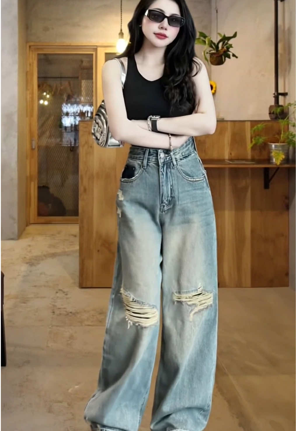 Quần Jean Rách Nhiều Ống Suông - màu xanh nhạt ánh rêu bụi hot trend 2025 #viral #xuhuong #thinhhanh #thoitrangnu #sanphamxuhuong #tiepthilienket #quanjeannu #quanjeanongrong #quanjeanrachgoi #quanongrong 