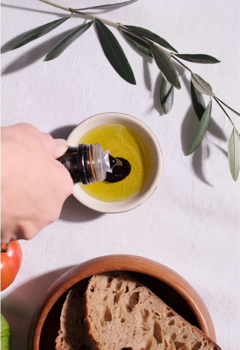 Extra virgin olive oil + balsamic vinegar = a match made in culinary heaven. Drizzle, dip or dress your favourite dishes with this perfect balance of rich, smooth and tangy goodness.  #extravirginoliveoil #premiumoliveoil #balsamicvinegar #oliveoilandbalsamic #organicproduce #healthyeating #mediterraneandiet #organicingredients 
