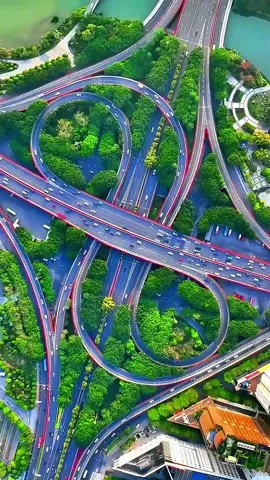 This is Nanning China 🇨🇳. Nanning is located in the central-southern part of Guangxi. It is an important node of the Belt and Road Initiative and serves as the intersection of the economic circles of South China, Southwest China, and China-ASEAN. It has unique advantages of being close to the sea, the border, along the river, and along the transportation lines. There are many ethnic groups living here, mainly including the Zhuang, Han, Yao, etc. The ethnic cultures are rich and colorful. The Zhuang's song fairs, three-part folk songs, and Yong opera are all precious cultural treasures of the local area. Moreover, Nanning is rich in tourism resources. Scenic spots such as Qingxiu Mountain, Daming Mountain, and Nanning Garden Expo Park attract countless tourists for sightseeing.#china🇨🇳 #带你看中国 #asian #中国 #中国人 #sceneryvideos #buildings #Travel #travelling #sceneryvideo#chinastyle #chinese #nanning 